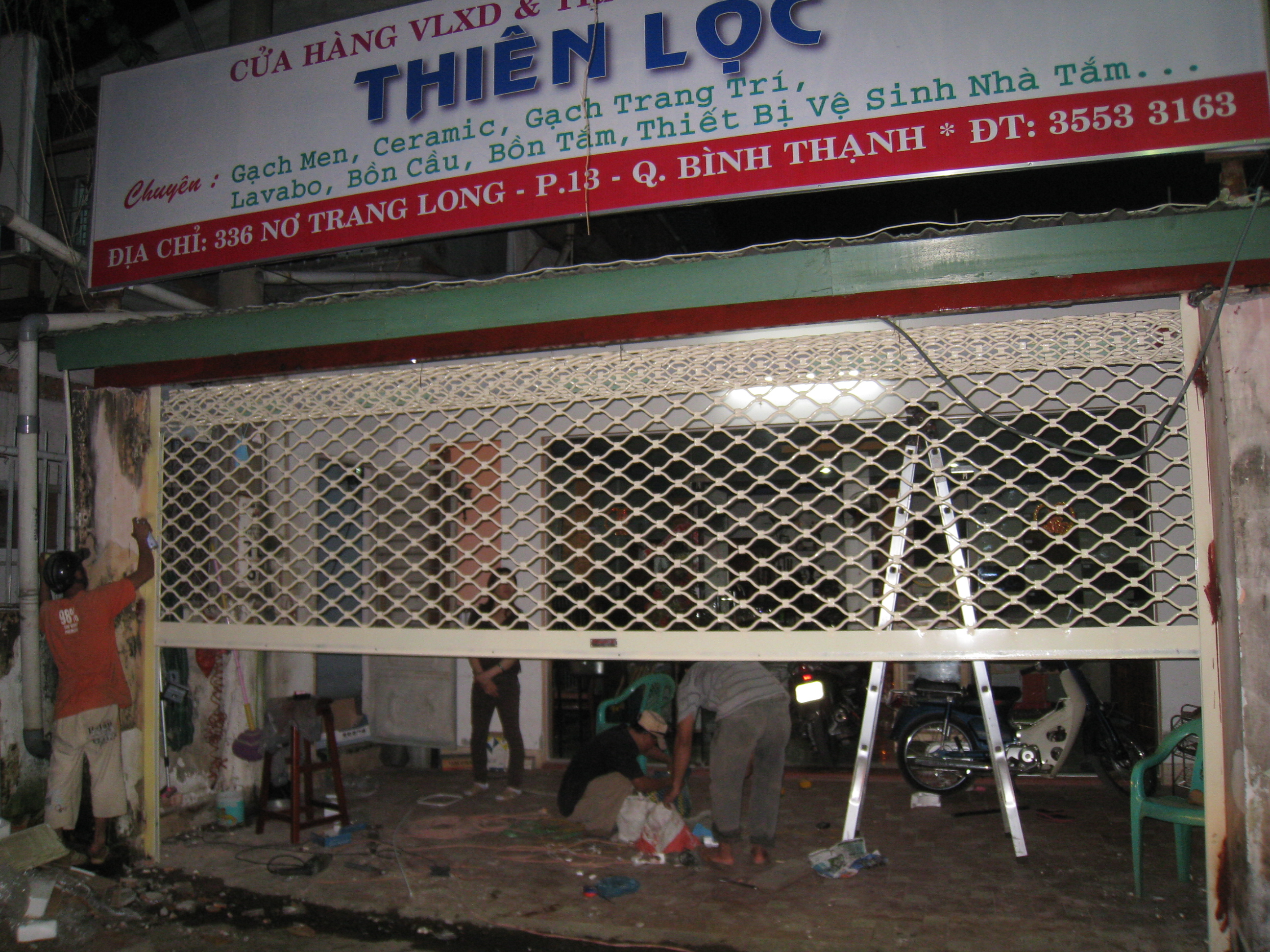 Cửa cuốn lưới sơn tĩnh điện
